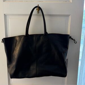 Liebeskind Elegant Black Leather Tote